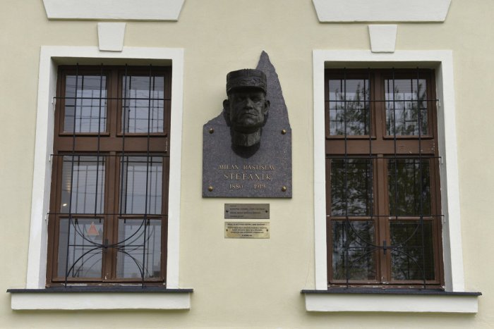 Ilustračný obrázok k článku Čo o ňom vedia? Trnavskí študenti sa môžu zapojiť do súťaže o Štefánikovi