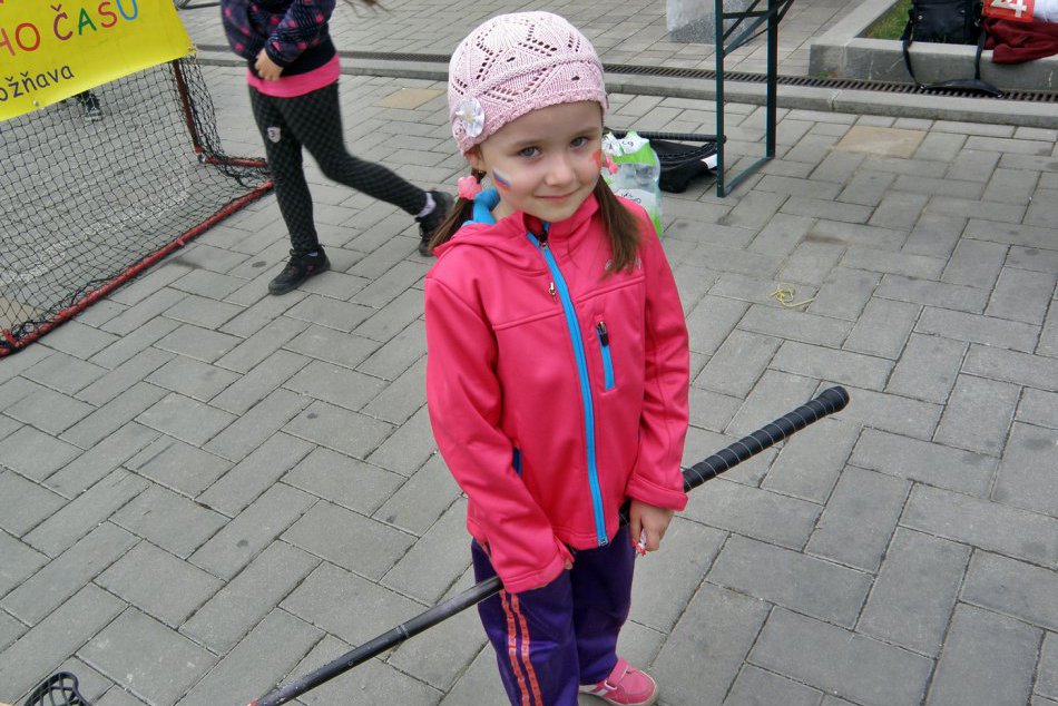 Ilustračný obrázok k článku VIDEO, ktoré sa oplatí vidieť: Hokejová atmosféra na rožňavskom námestí, fandia celé rodiny!