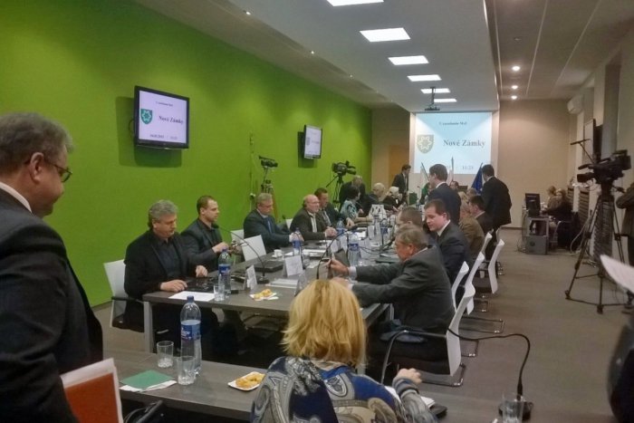 Ilustračný obrázok k článku Novozámocká historická jazdiareň sa dočká obnovy: Mesto si na rekonštrukciu požičia státisíce