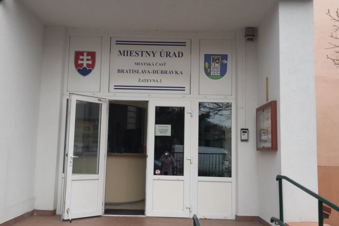Ilustračný obrázok k článku Viaceré miestne úrady skracujú tento týždeň svoj pracovný čas