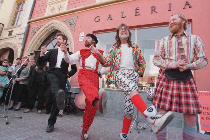 Ilustračný obrázok k článku Legendárni Mloci oslavujú 30,5 roka: Počas koncertu bude na pódiu v jednej chvíli až 18 muzikantov!