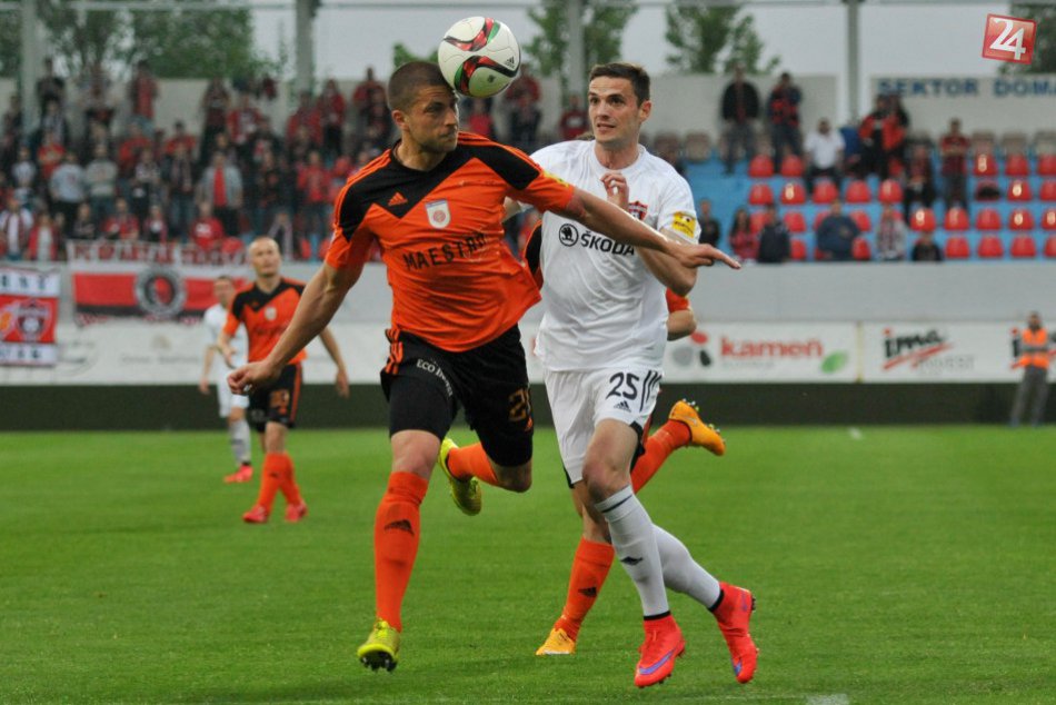 Ilustračný obrázok k článku Ruža pokračuje v príprave: zdolala Ostravu a oslavovala v Liptovských Sliačoch