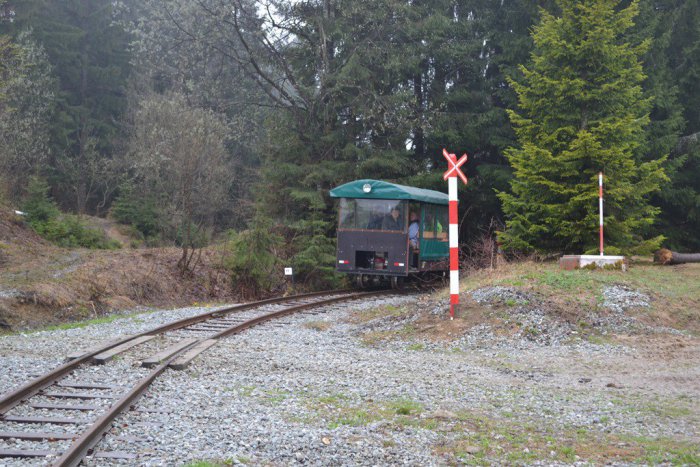 Ilustračný obrázok k článku Storočná železnica neďaleko Žiliny opäť v prevádzke: Historický unikát spojil dva regióny