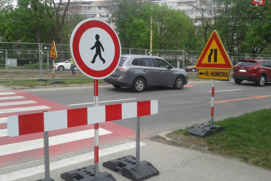 Ilustračný obrázok k článku Košičania už strácajú nervy: Nemáme nič iné na práci, len pol dňa presedieť v aute! FOTO a VIDEO