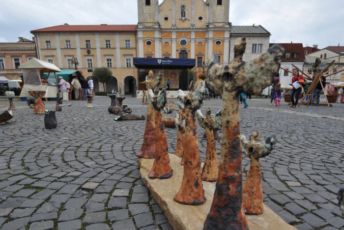 Ilustračný obrázok k článku Jarné teplo láka von: 5 tipov, ako si najlepšie v Žiline vychutnať slnečné počasie