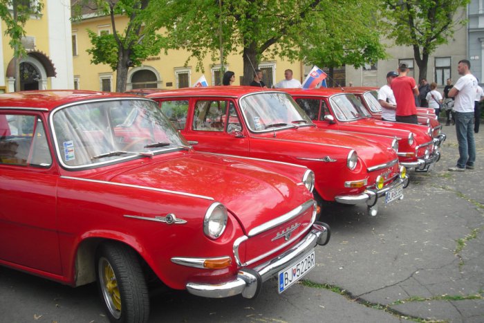 Ilustračný obrázok k článku Automobilová nostalgia na námestí: Legendárne embéčky vystavené na obdiv FOTO