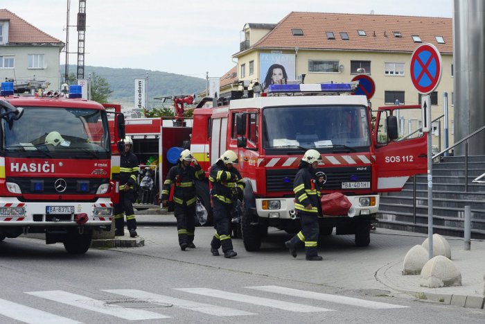 Ilustračný obrázok k článku Na Karadžičovej ulici horel dnes ráno byt