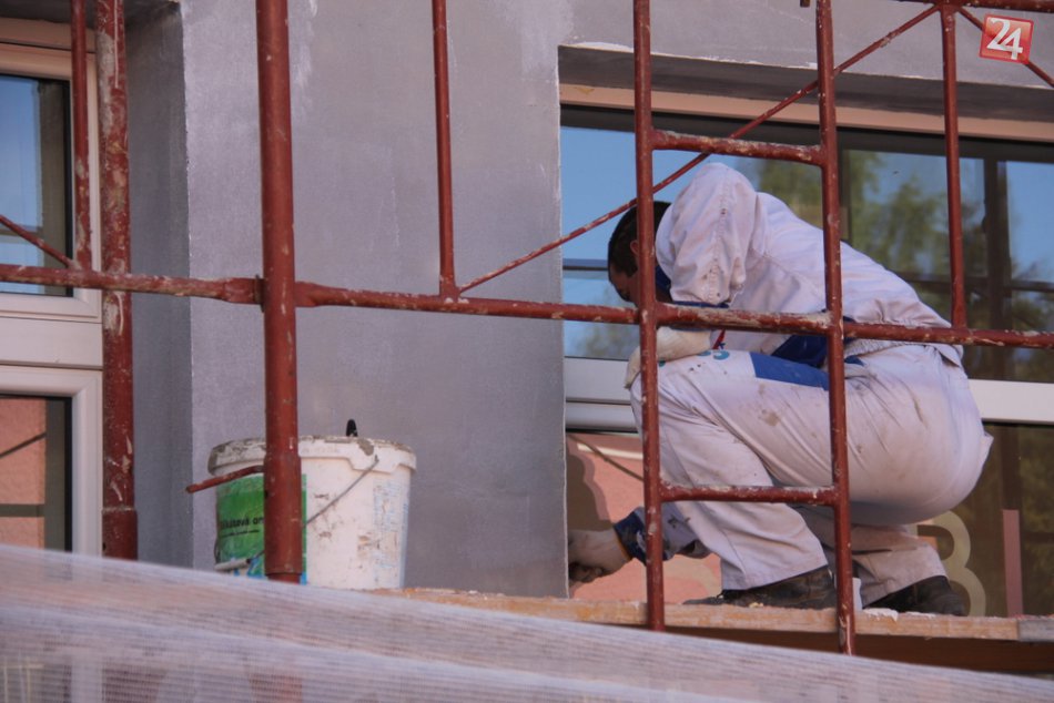 Ilustračný obrázok k článku Žiakov je stále viac, základnú školu v Záhorskej Bystrici rozšíria o novú triedu