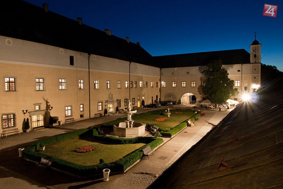 Ilustračný obrázok k článku Noc múzeí a galérií aj na Červenom Kameni: Čo priblíži špeciálna prehliadka hradu?