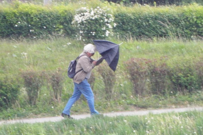 Ilustračný obrázok k článku Pred nami je ďalšia vlna prehánok a BÚROK: Aký bude záver mája a kedy bude +30 °C?