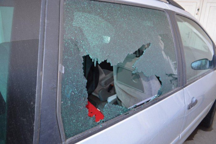 Ilustračný obrázok k článku Po TOMTO ozname žilinskí policajti okamžite vyrazili do terénu: Takto dopadlo auto na ulici!