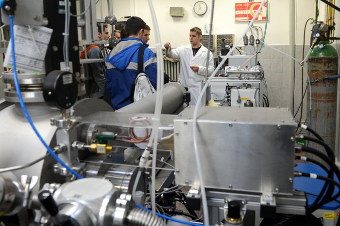 Ilustračný obrázok k článku Čerpanie eurofondov na vedu a výskum mešká už 1,5 roka. Ohrozené sú aj bratislavské vysoké školy