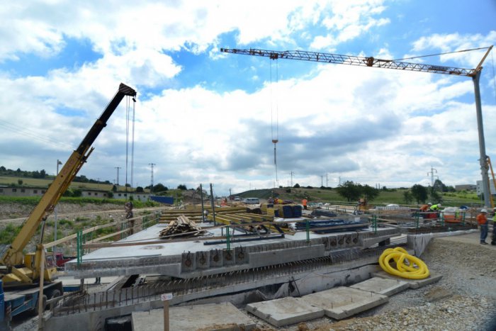 Ilustračný obrázok k článku O obchvat Bratislavy budú v druhom kole súperiť štyri konzorciá