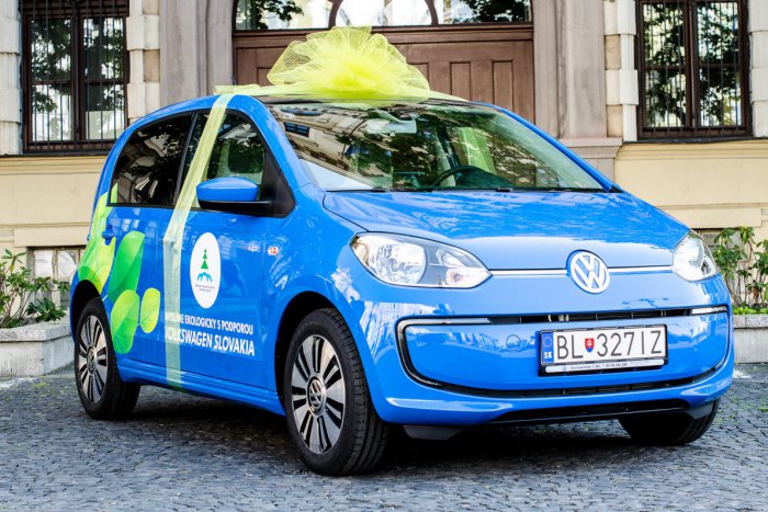 Ilustračný obrázok k článku Elektromobily na svojej 4200 kilometrovej trase dorazili aj do Bratislavy