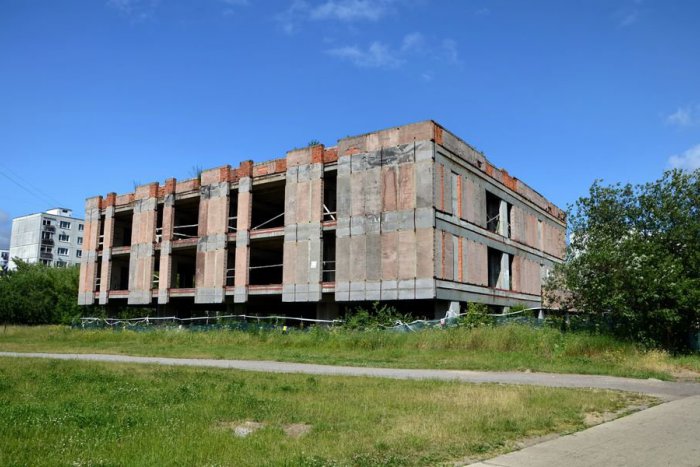 Ilustračný obrázok k článku Strašidlu na Solinkách je koniec: Na mieste vyrastie nové nákupné centrum