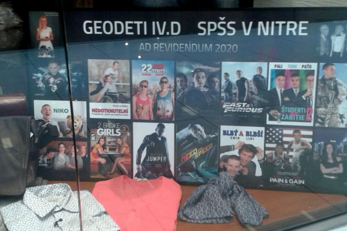 Ilustračný obrázok k článku Nitrianski študenti sa postarali o tablá od výmyslu sveta: Aha, čo všetko sa dá vidieť vo výkladoch