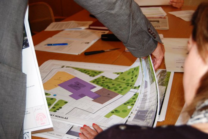 Ilustračný obrázok k článku Dom služieb v centre mesta je opäť v hre: Záujem o jeho kúpu prejavil investor z Bratislavy