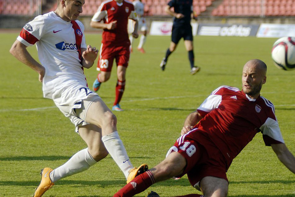 Ilustračný obrázok k článku Vypadávajúca Dukla sa lídra tabuľky nezľakla: V zápase proti Trenčínu padol v Bystrici jediný gól