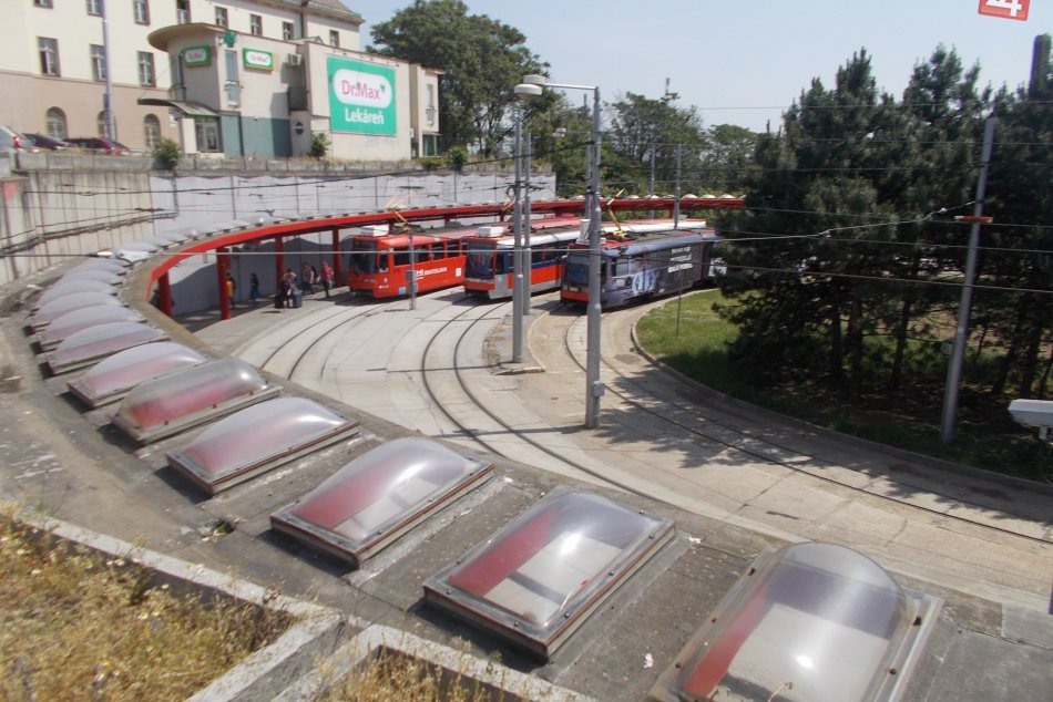 Ilustračný obrázok k článku Nezabudnite! Oddnes sa na Hlavnú stanicu električkou nedostanete