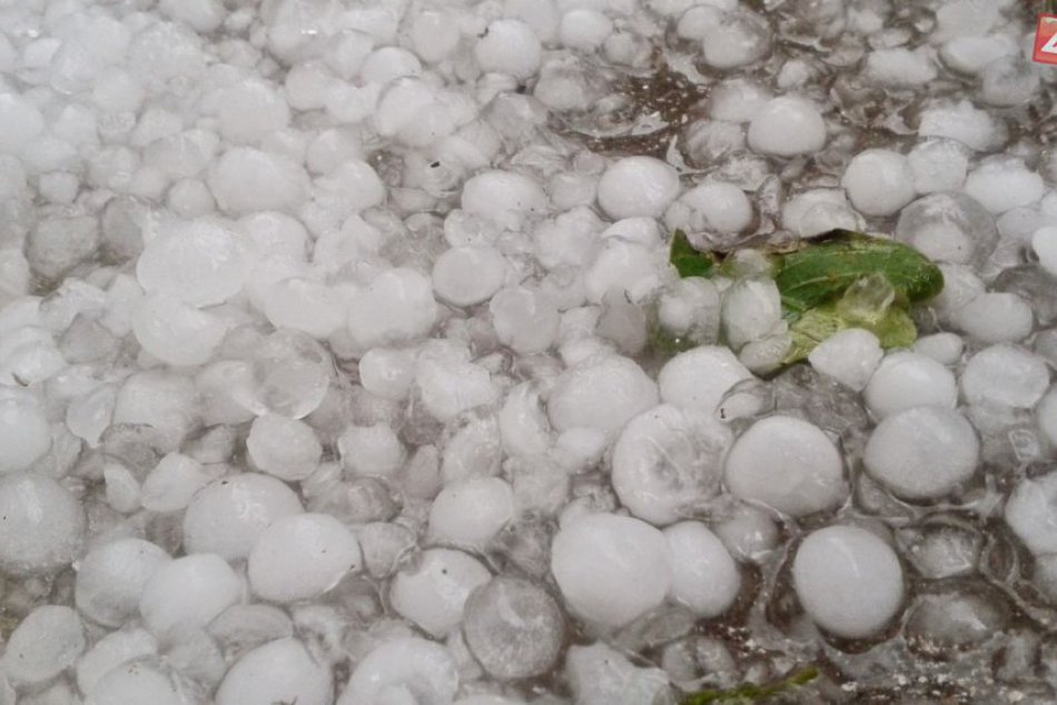 Ilustračný obrázok k článku Pozor na veľkú zmenu počasia: Topoľčany varujú pred búrkami s krupobitím!