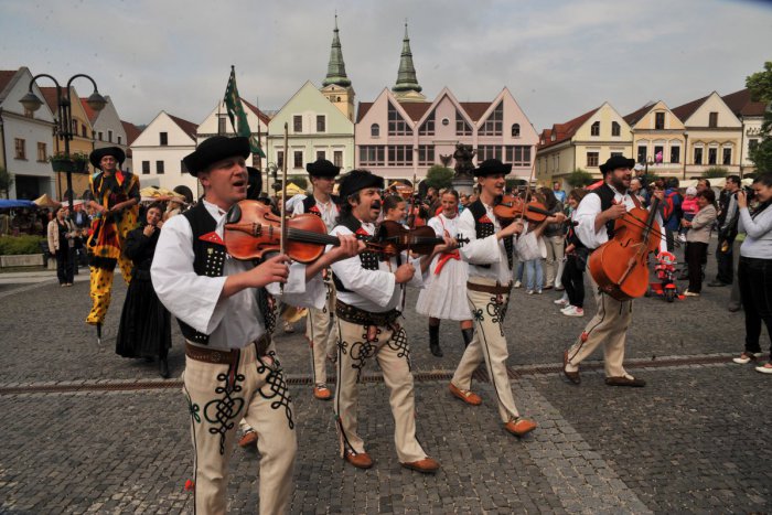 Ilustračný obrázok k článku Staromestské slávnosti ovplyvnia aj MHD: Prehľad mimoriadnych spojov