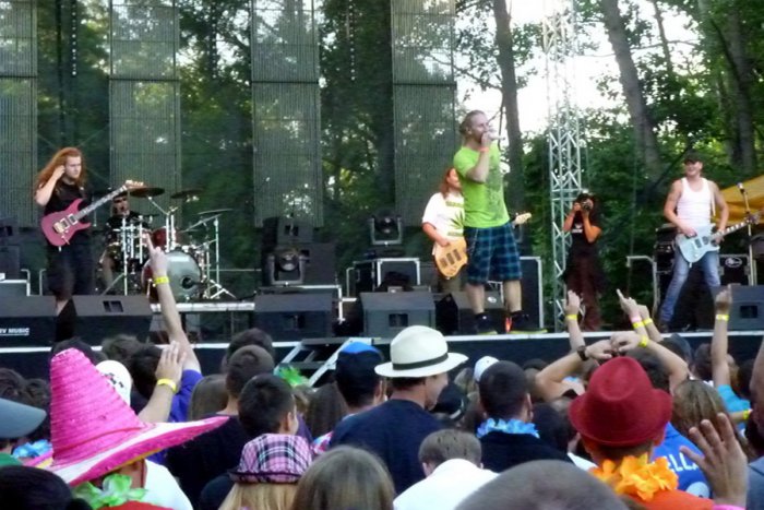 Ilustračný obrázok k článku Bystrica sa rozozvučí hudbou od výmyslu sveta: Pripravte sa na poriadnu nádielku muzikantského umenia