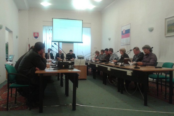 Ilustračný obrázok k článku Mestskí poslanci sa chystajú na šieste zasadnutie: Na pretrase účet mesta za rok 2014 aj nový riaditeľ technických služieb