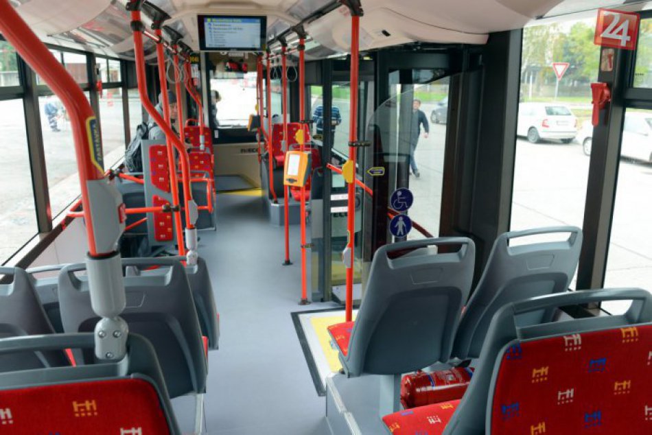 Ilustračný obrázok k článku Nezabudnite! Premávka MHD sa počas vianočných prázdnin a novoročných sviatkov mení