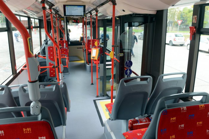 Ilustračný obrázok k článku Ďalší agresori v MHD. Muž a žena vulgárne aj fyzicky napadli vodiča autobusu