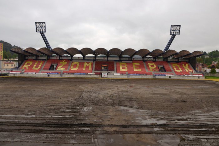 Ilustračný obrázok k článku Vyhrievaný trávnik a dostavaná tribúna pomôžu: Rozhodujúce je však futbalové srdce