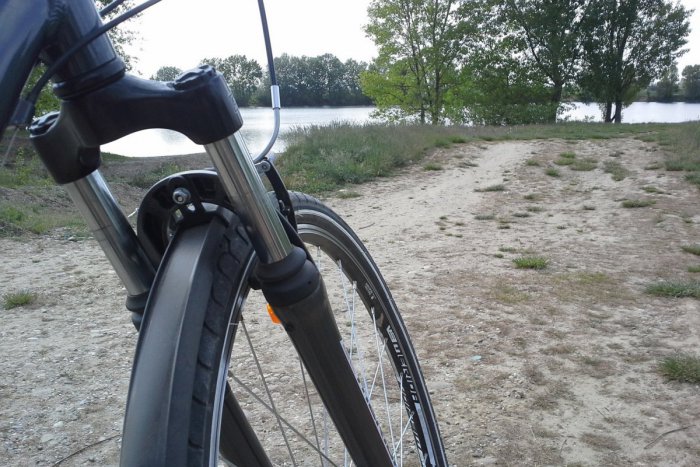 Ilustračný obrázok k článku Po oslave bakalárskeho titulu prišla hrozná správa: Smrť mladíka (†22) počas jazdy na bicykli