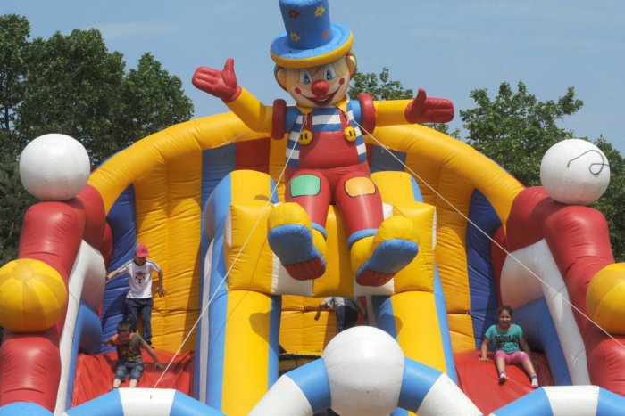 Ilustračný obrázok k článku Atraktívny deň detí sa blíži: Najmenších čaká zábava, dospelých aj VW Golf ako hlavná výhra v tombole