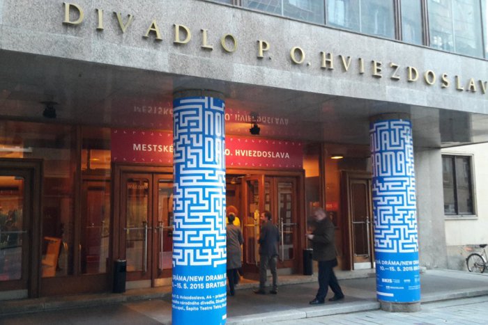 Ilustračný obrázok k článku Pražské divadlo Semafor opäť v Bratislave v Mestskom divadle Pavla Országha Hviezdoslava