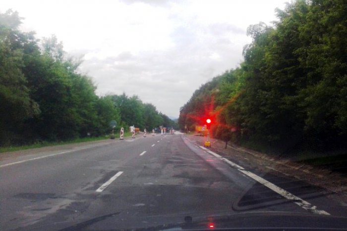 Ilustračný obrázok k článku Medzi Žiarom a Kremnicou stále so zdržaním, počkáme si aj pred semaforom: Dokedy ešte?