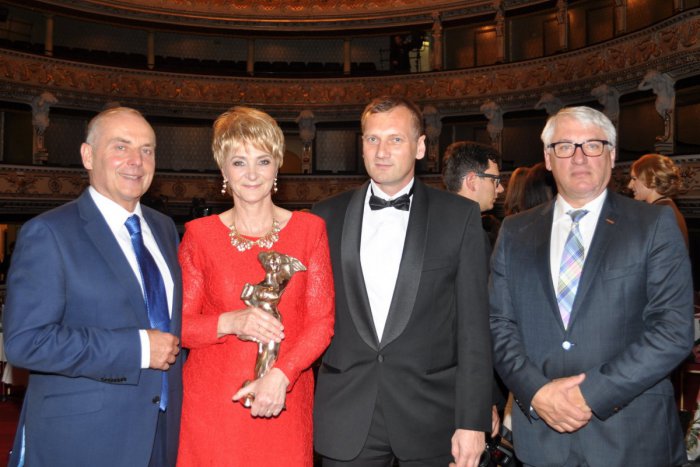 Ilustračný obrázok k článku Primárke zo Spiša sa ušlo veľkej pocty: Elena Loumová sa stala Slovenkou roka 2015