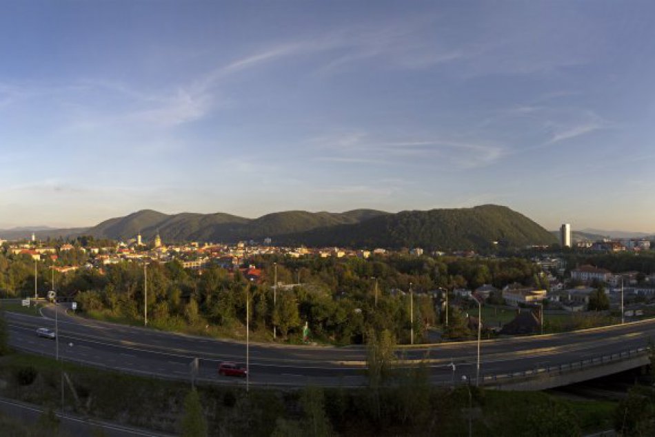 Ilustračný obrázok k článku Súťaž o NAJ mesto Slovenska sa blíži do finále. Ako sa aktuálne darí Bystrici?