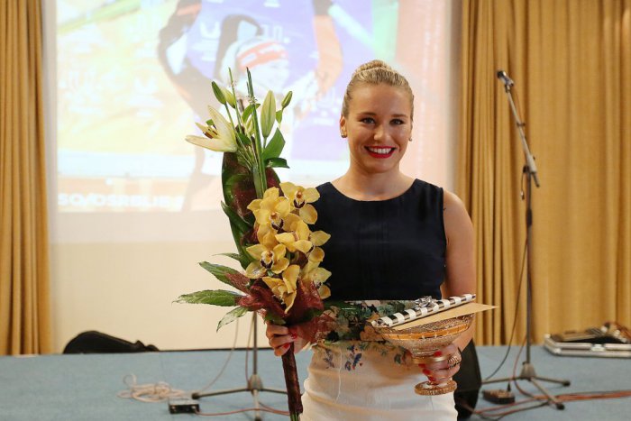 Ilustračný obrázok k článku Mladé biatlonové talenty z Čierneho Balogu: Sesterské duo Fialkových ocenili za krásne výsledky!