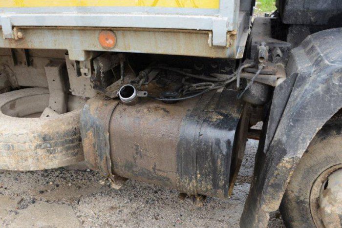 Ilustračný obrázok k článku Najprv krádež nafty, potom vlámačka: Pavlovi (35) hrozí basa