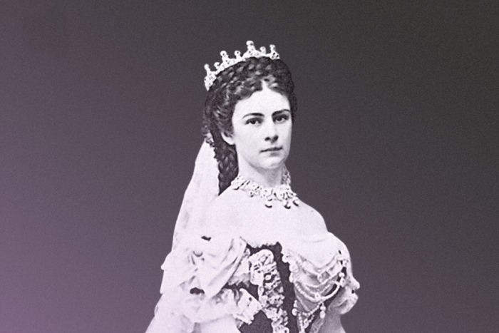 Ilustračný obrázok k článku Výstava Jej Veličenstvo už onedlho: V kaštieli aj pravé plesové šaty filmovej kráľovnej Romy Schneider!