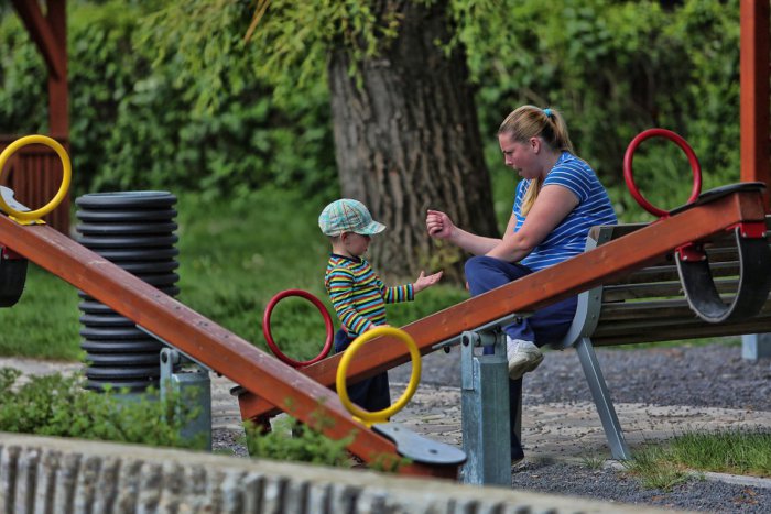 Ilustračný obrázok k článku Do maľovania detských ihrísk zapojí Vrakuňa aj dobrovoľníkov