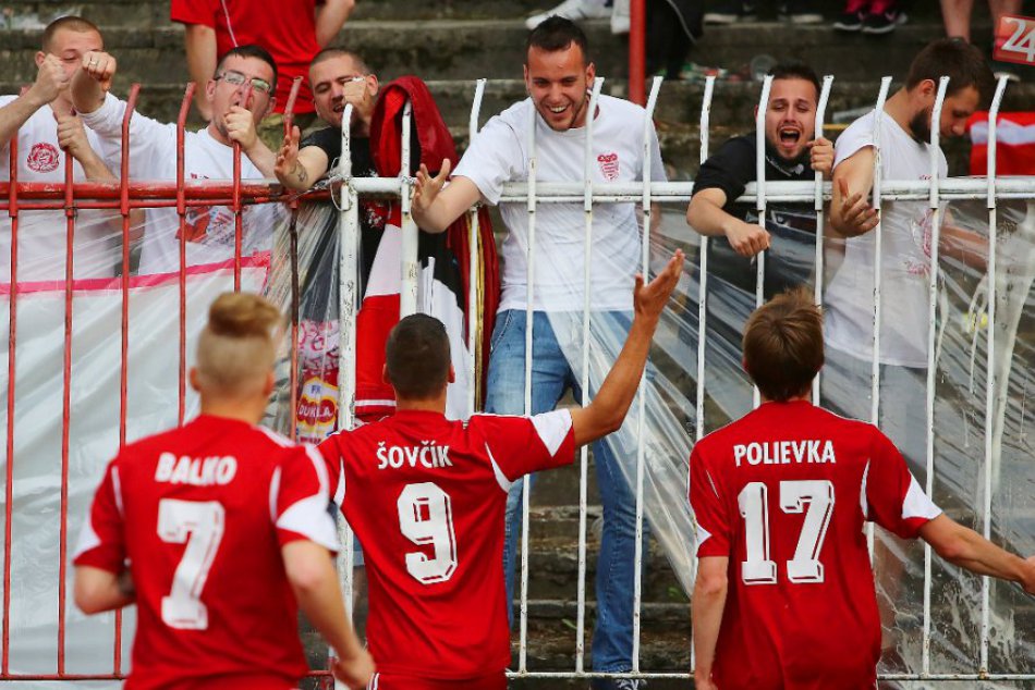Ilustračný obrázok k článku Dukla ukončila sezónu pred domácimi divákmi: S ligou sa rozlúčila zápasom proti Ružomberku