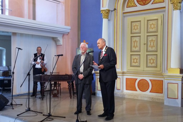 Ilustračný obrázok k článku Akademický maliar, publicista a folklorista Ján Mráz sa stal Čestným občanom mesta Ružomberok