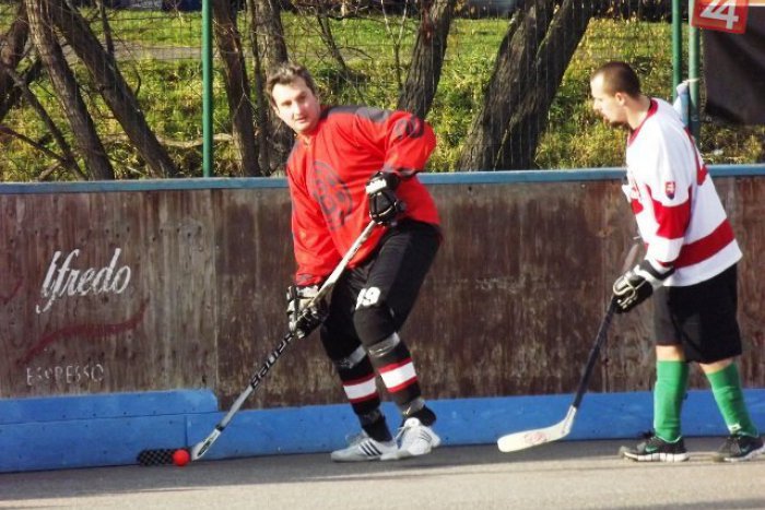 Ilustračný obrázok k článku Hralo sa 14. kolo mestskej hokejbalovej ligy: Vedúci Green Power podľahol Black Devils