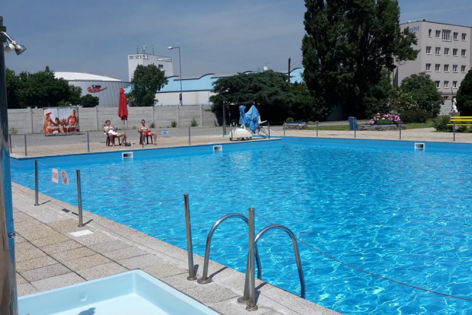 Ilustračný obrázok k článku Koľko zacvaká dospelý a koľko vaše ratolesti? PREHĽAD tohtoročných cien na kúpaliskách v Prešove