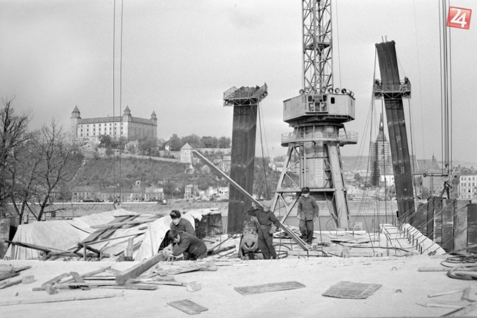 Ilustračný obrázok k článku Unikátne archívne zábery: Takto vznikal jeden zo symbolov Bratislavy