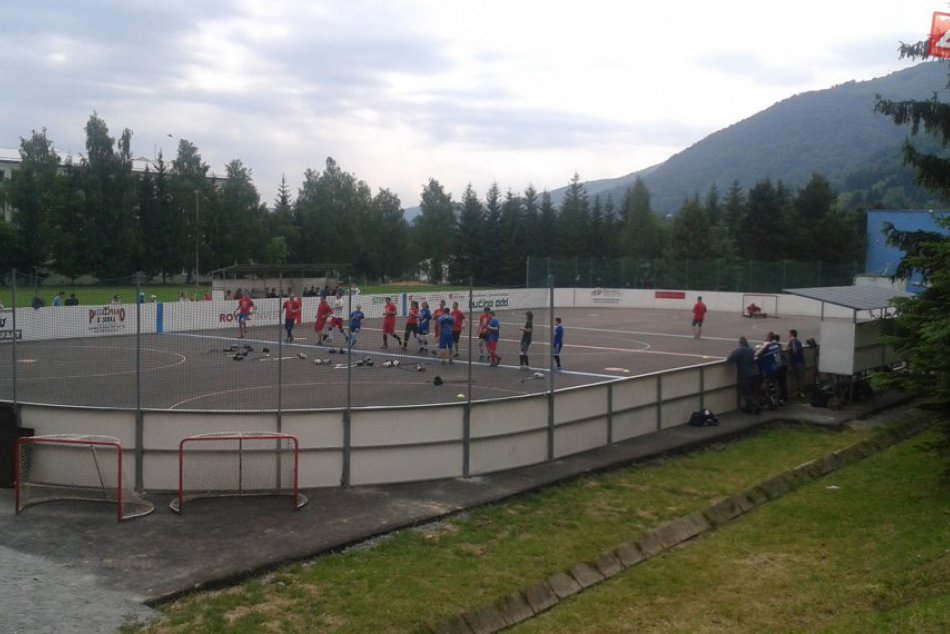 Ilustračný obrázok k článku Na Sekieri otvárajú nové hokejbalové ihrisko: Plánov na jeho využitie je viacero