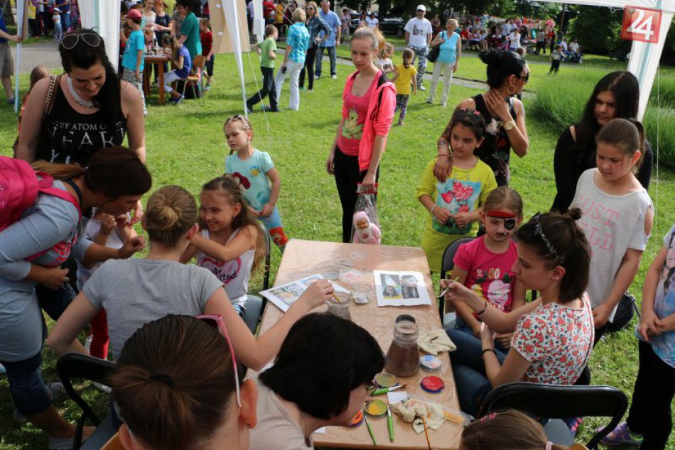 Ilustračný obrázok k článku V ZŠ I. B. Zocha bude veselo: Aha, čo si škola pripravila v rámci Európskeho dňa rodičov a škôl