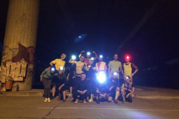 Ilustračný obrázok k článku Prvý ročník krosového nočného behu štartuje už dnes večer! Spoločným cieľom je Bratislavský hrad