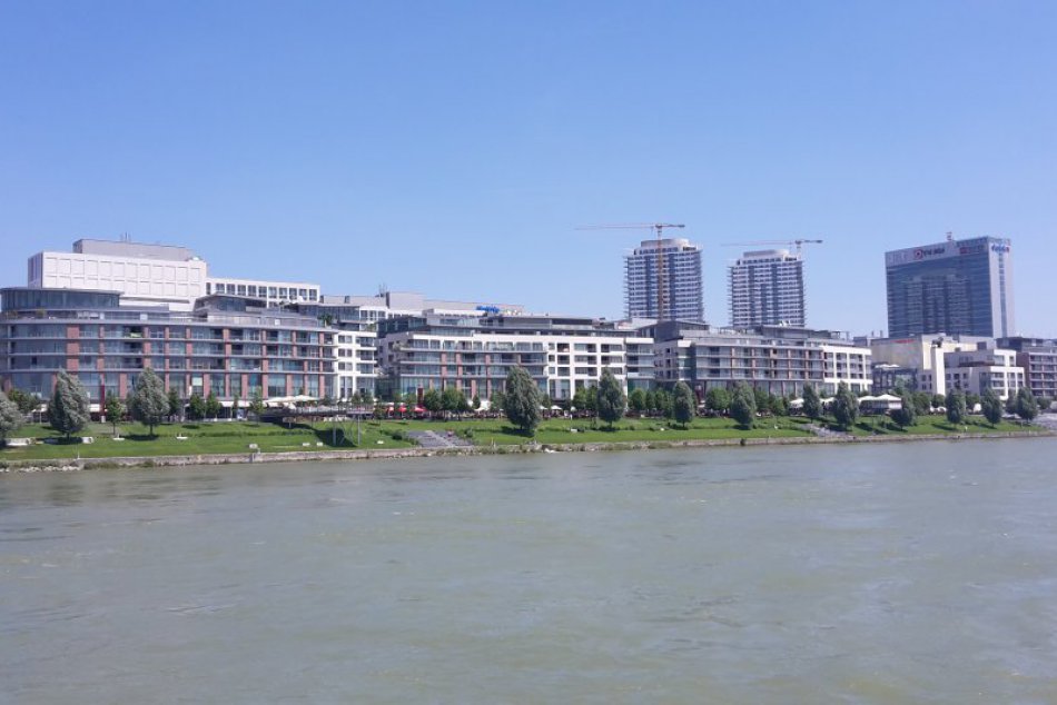 Ilustračný obrázok k článku KVÍZ: Bratislava = mesto nákupných centier. Ako dobre sa v nich vyznáte?