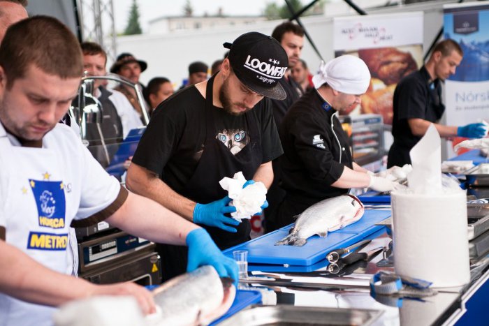 Ilustračný obrázok k článku Súboj šéfkuchárov vo filetovaní lososov tento rok v Košiciach